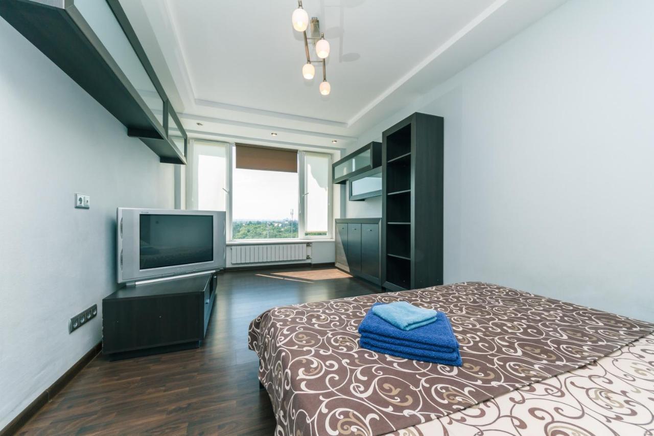 Apartments On Henerala Zhmachenka كييف المظهر الخارجي الصورة