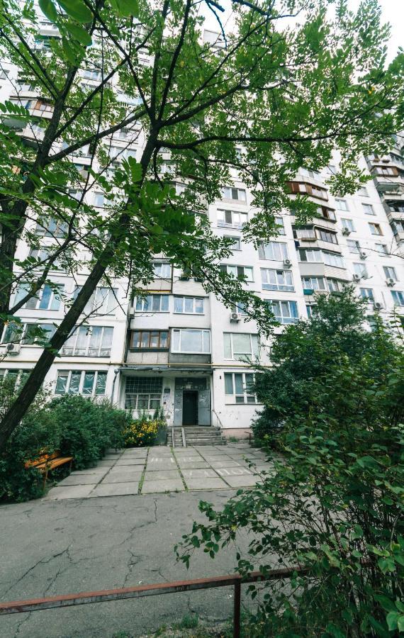 Apartments On Henerala Zhmachenka كييف الغرفة الصورة